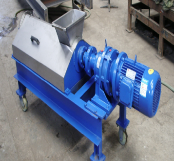 Dewatering and cleaning machine